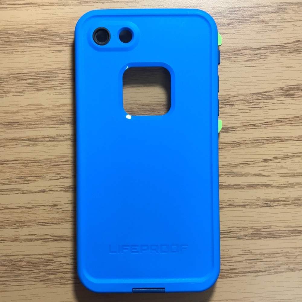 NWOT Banzai Blue LifeProof FRĒ iPhone 7/8 Case